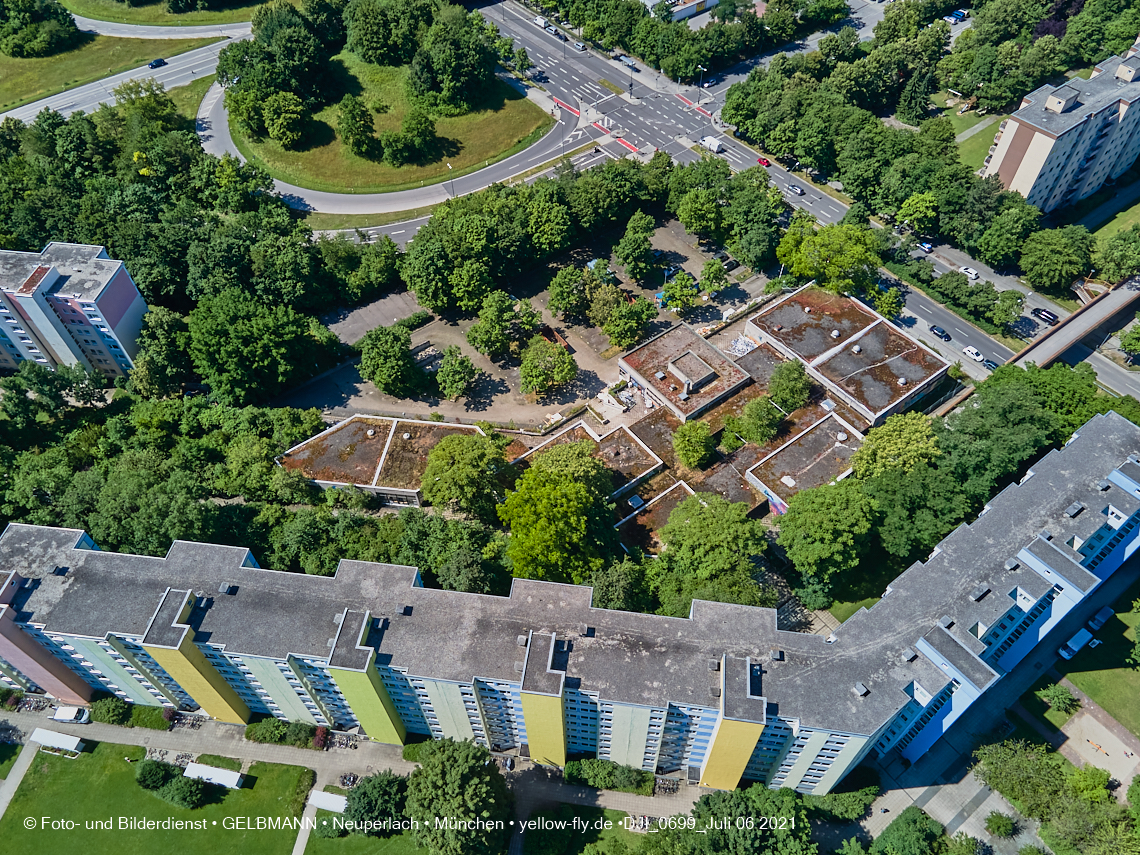 06.07.2021 - Einkaufs- und Wohnzentrum Quiddestraße in Neuperlach